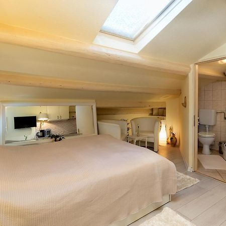 Duplex Apartment Camelia In Charming Old Town Rovinj Exterior photo