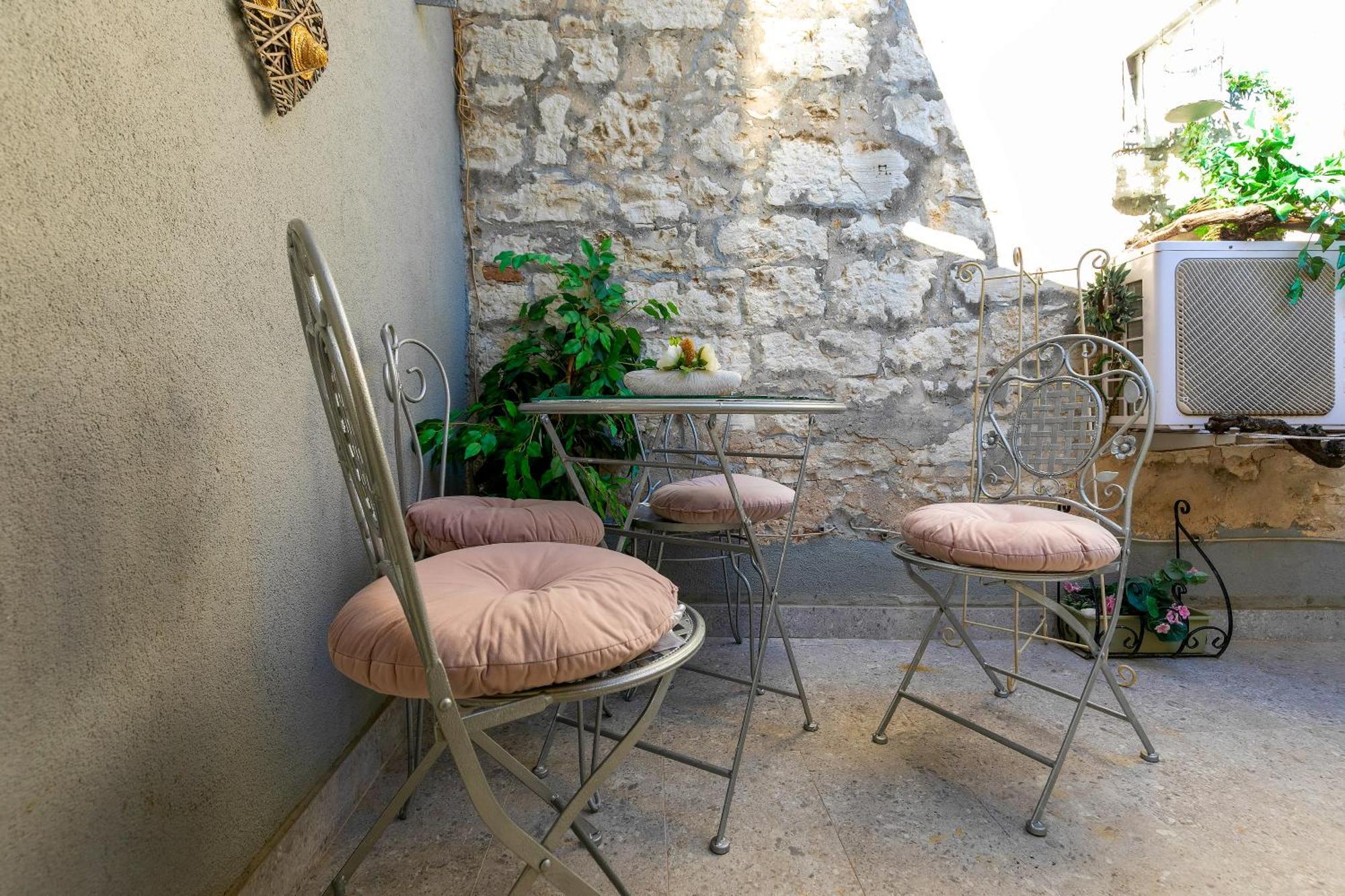 Duplex Apartment Camelia In Charming Old Town Rovinj Exterior photo